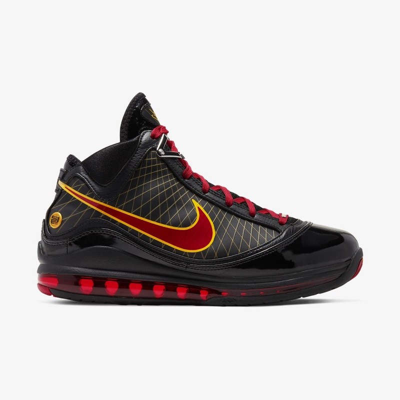 Lebron 7 black on sale gold